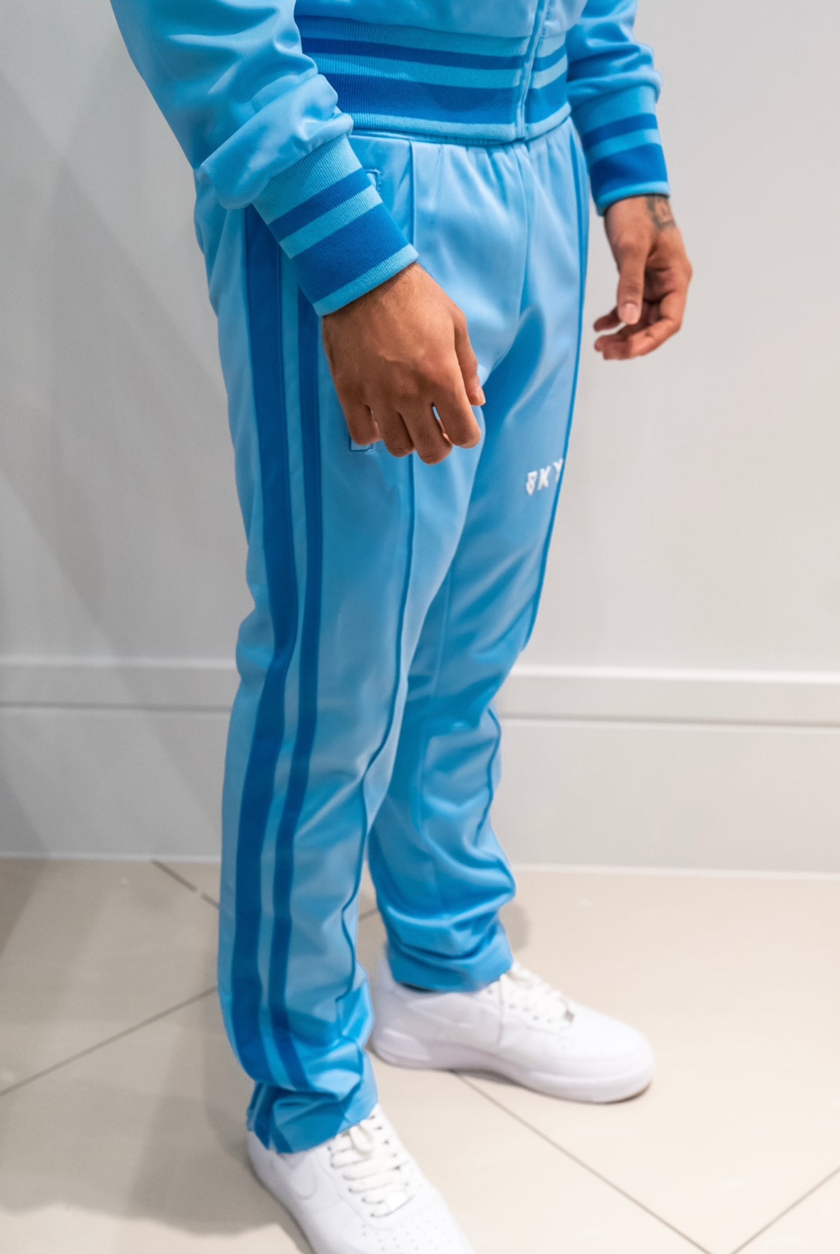 PREMIUM BABY BLUE BOTTOM