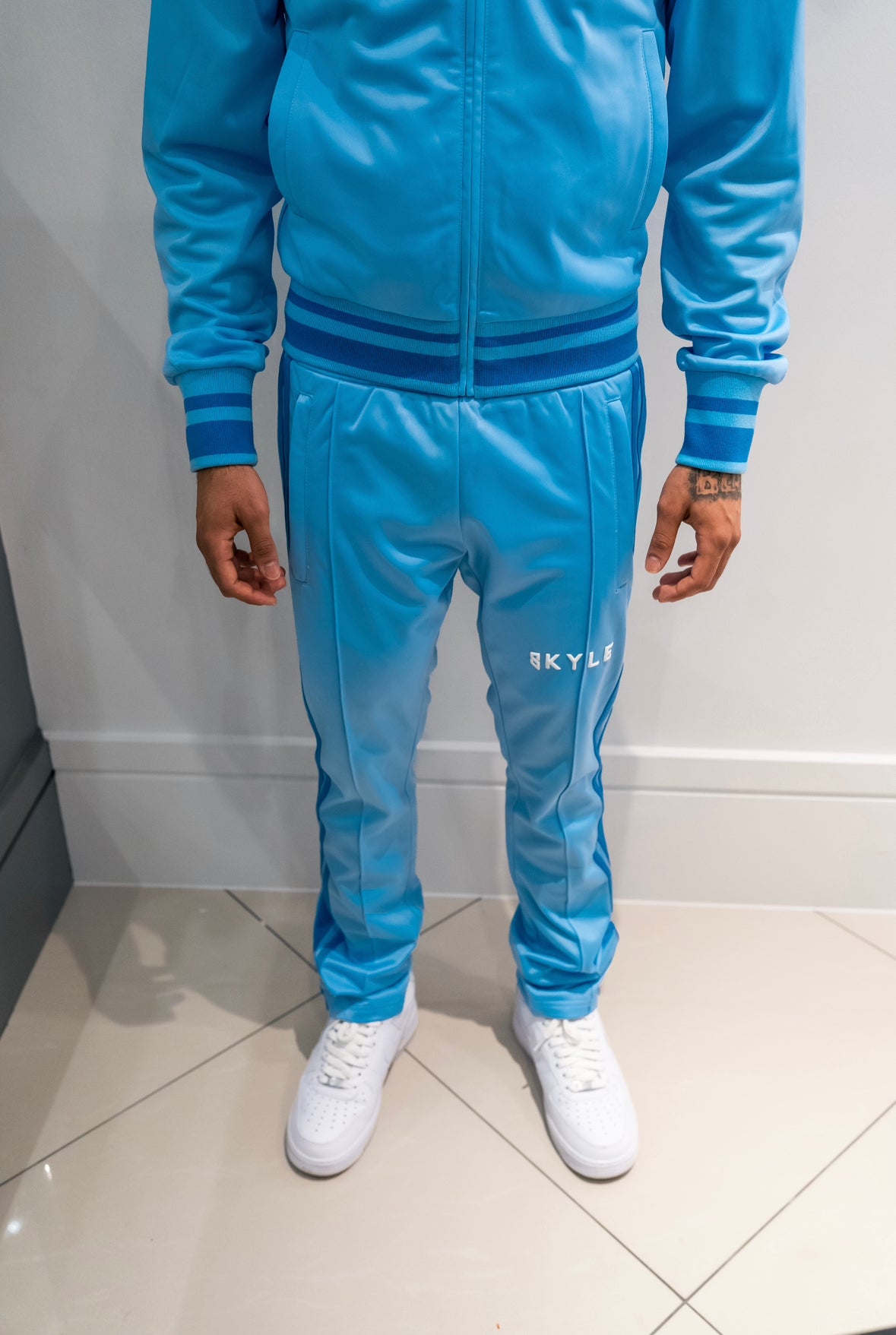 PREMIUM BABY BLUE BOTTOM