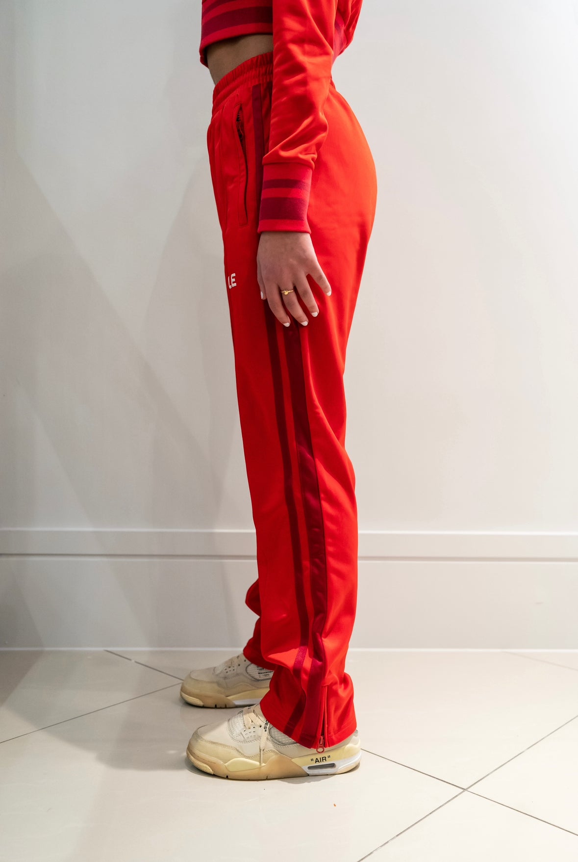 PREMIUM CHERRY RED BOTTOM