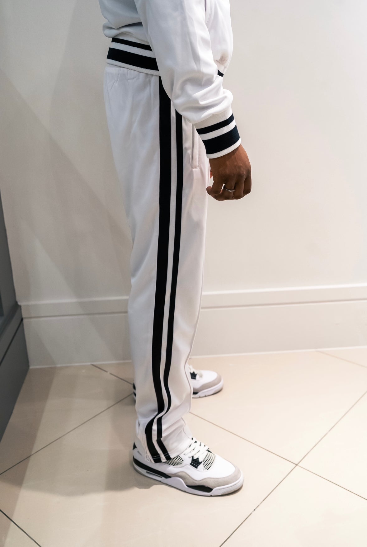 PREMIUM WHITE BOTTOM