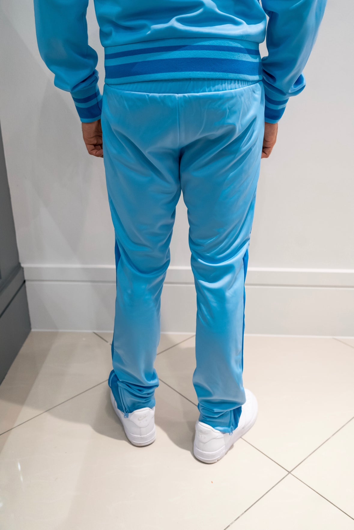 PREMIUM BABY BLUE BOTTOM