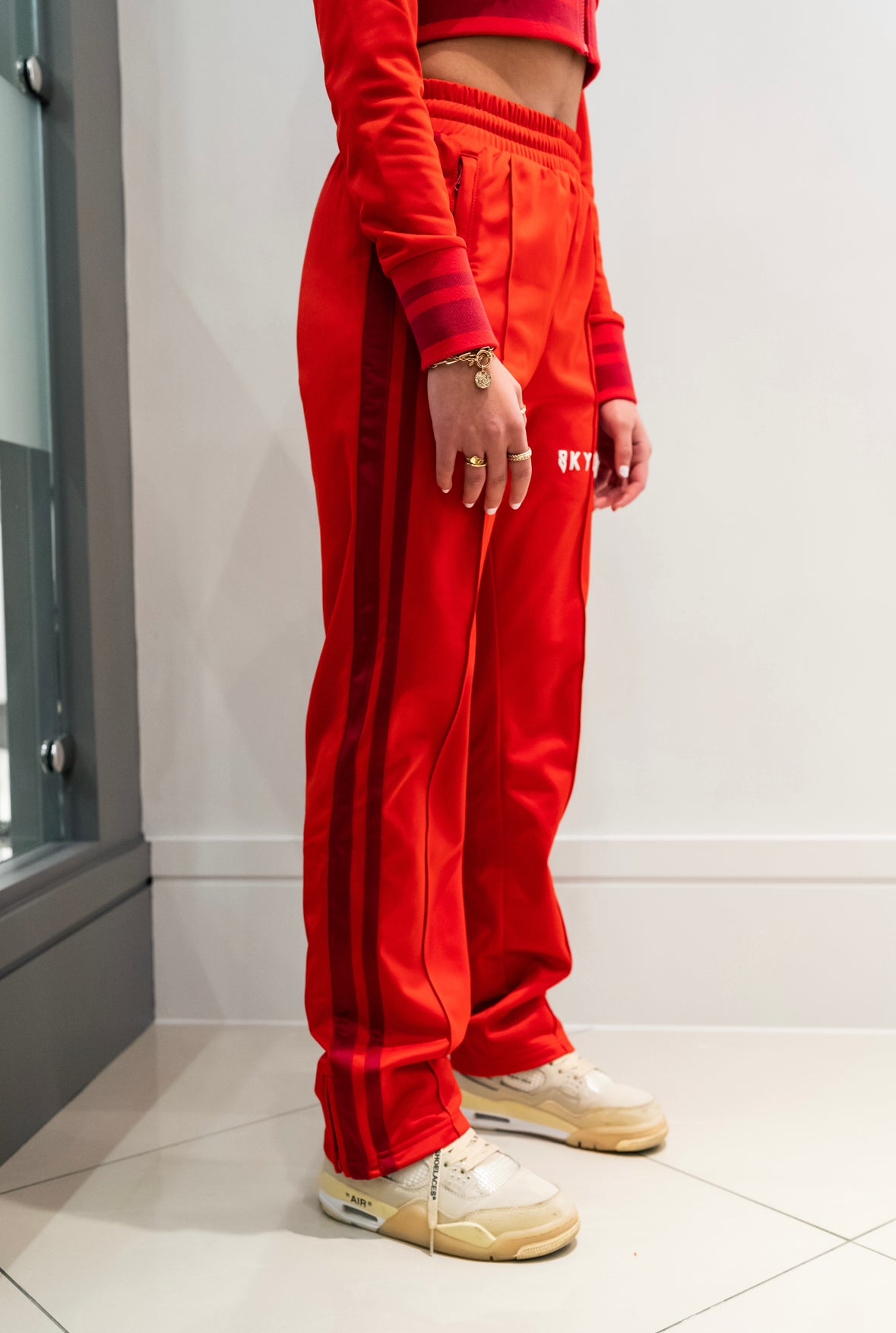 PREMIUM CHERRY RED BOTTOM